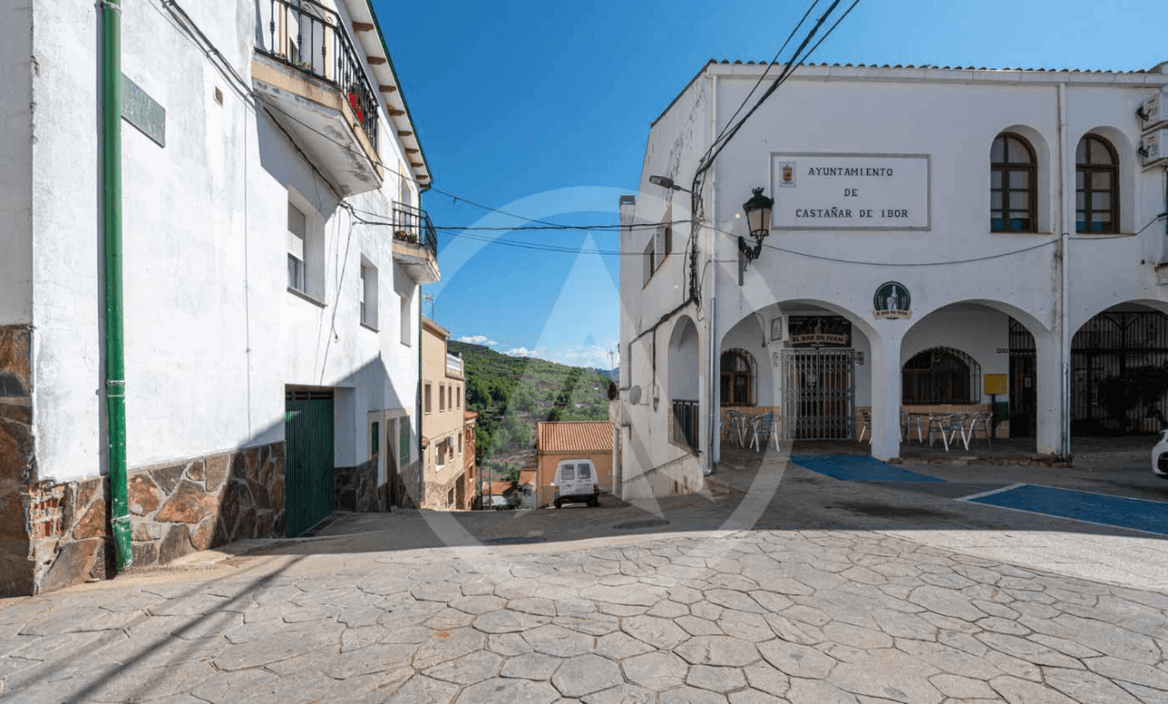 House for sale in Castañar de Ibor, Cáceres