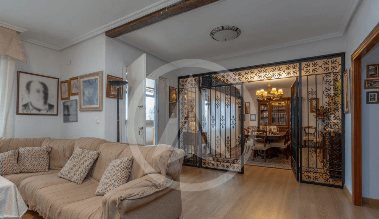 Villa with pool and large plot in Sierra de Fuentes
