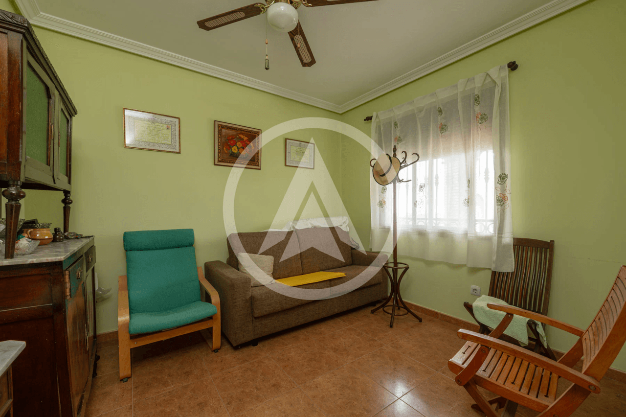 Village house with plot in Torrecillas de la Tiesa, Extremadura