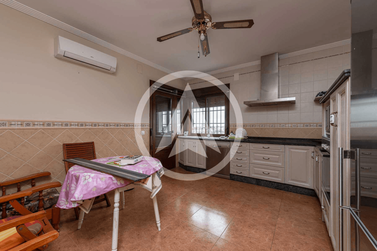 Village house with plot in Torrecillas de la Tiesa, Extremadura