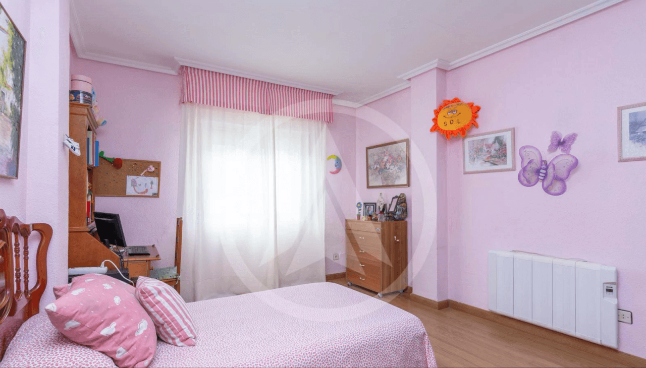 Villa with pool and large plot in Sierra de Fuentes