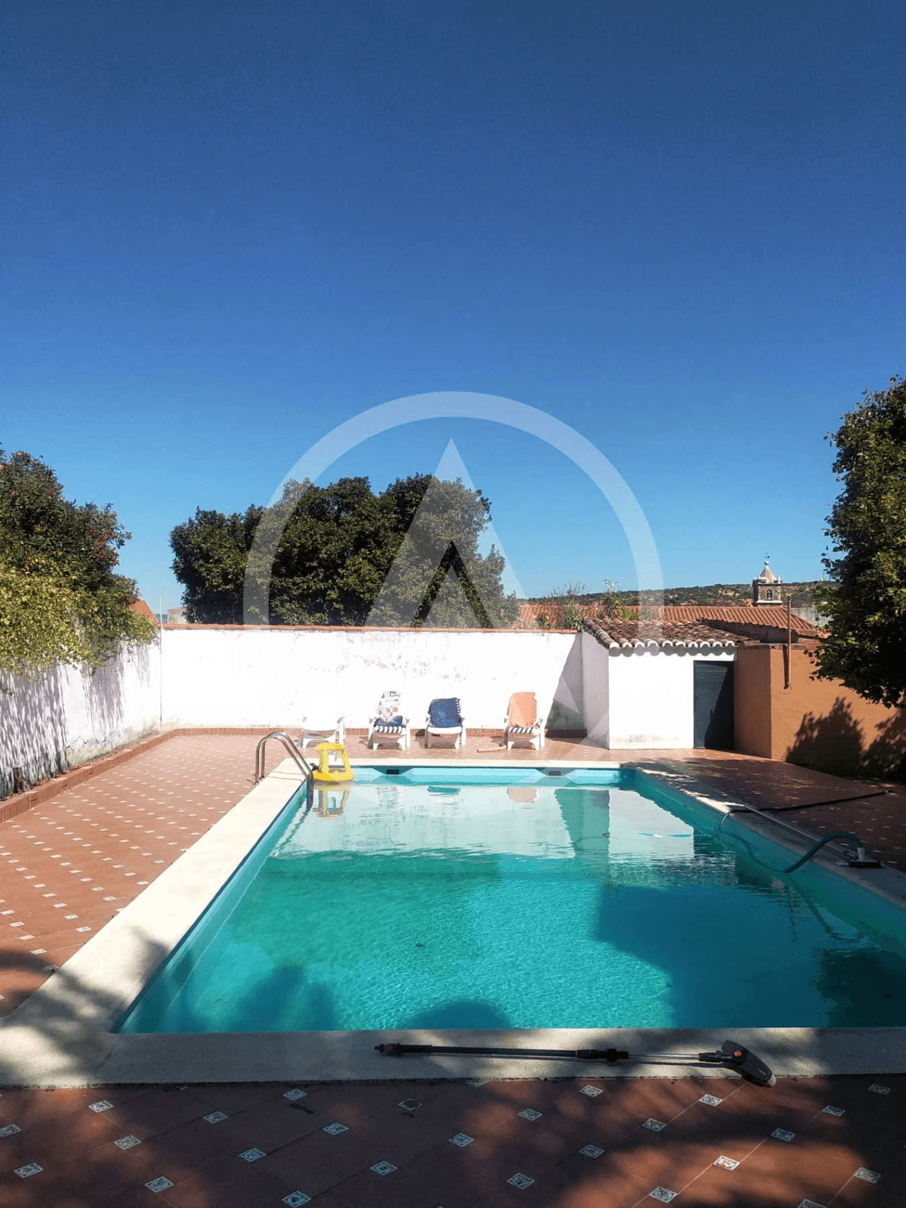 Village house with pool and land in Aldeacentenera - Extremadura