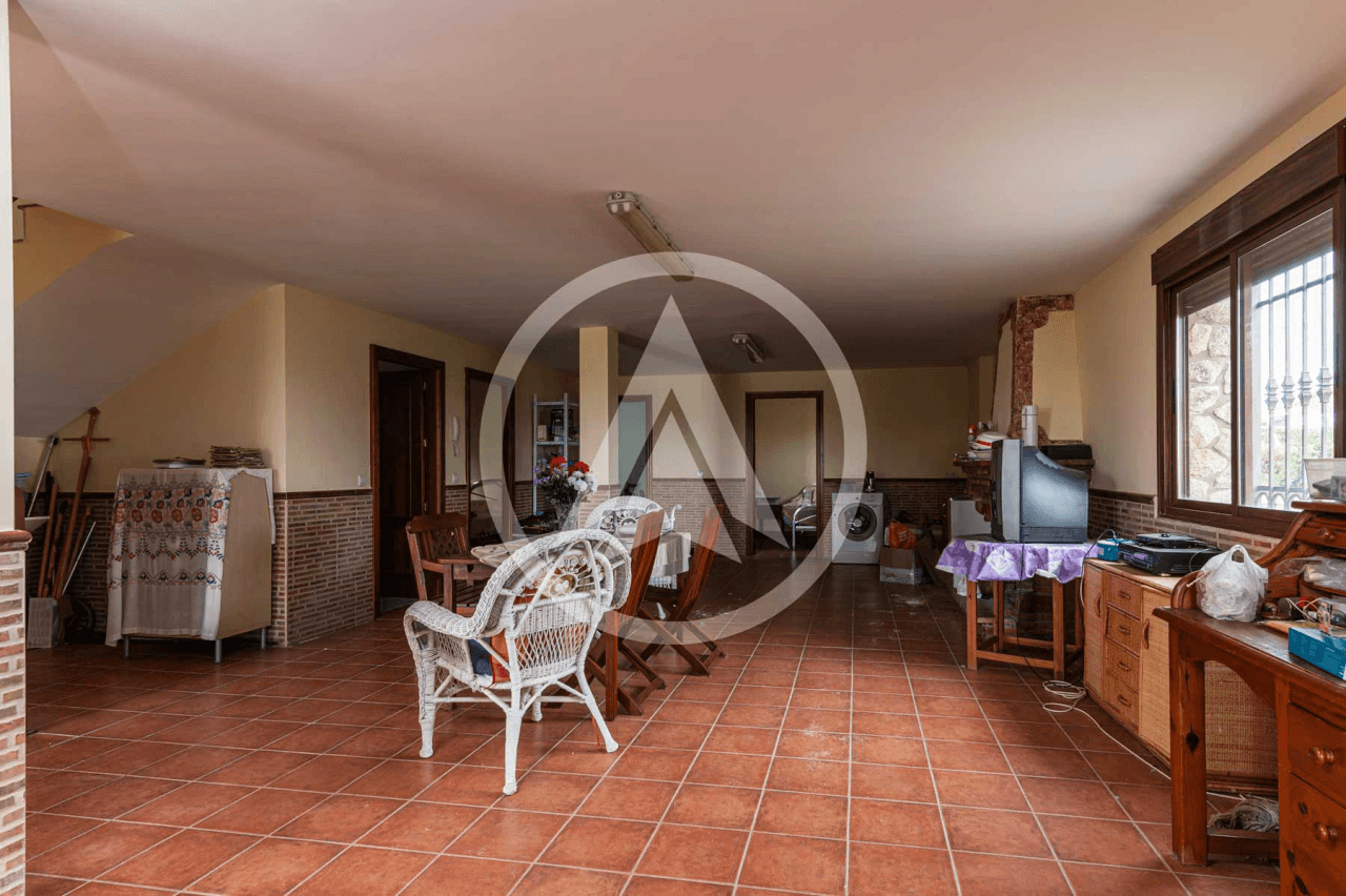 Village house with plot in Torrecillas de la Tiesa, Extremadura