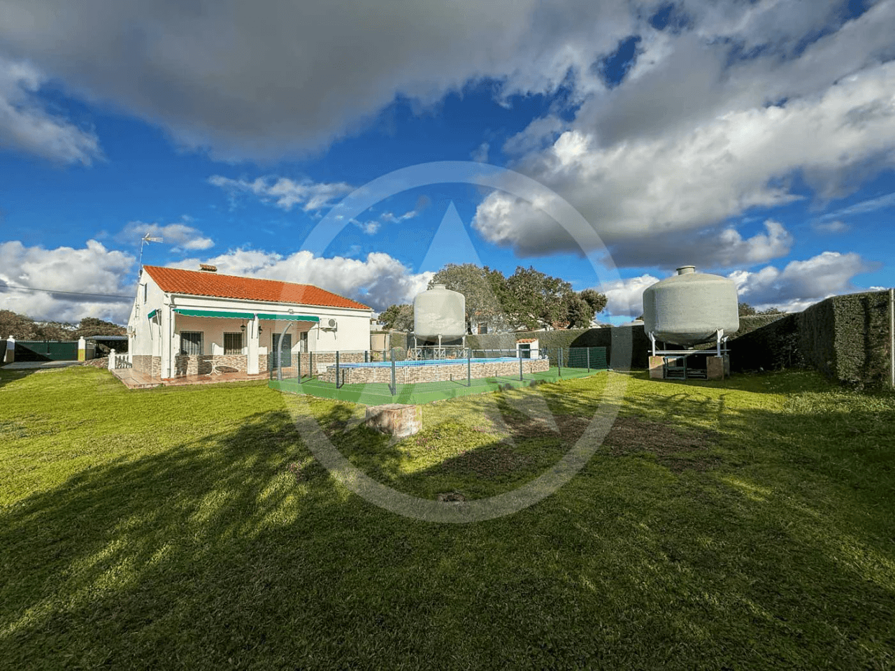 Country house with pool in Cáceres