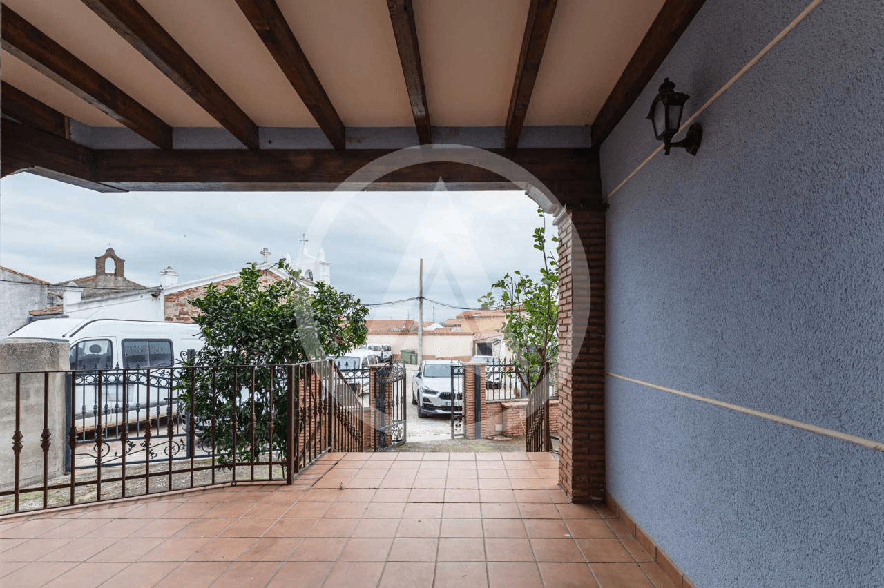 Village house with plot in Torrecillas de la Tiesa, Extremadura
