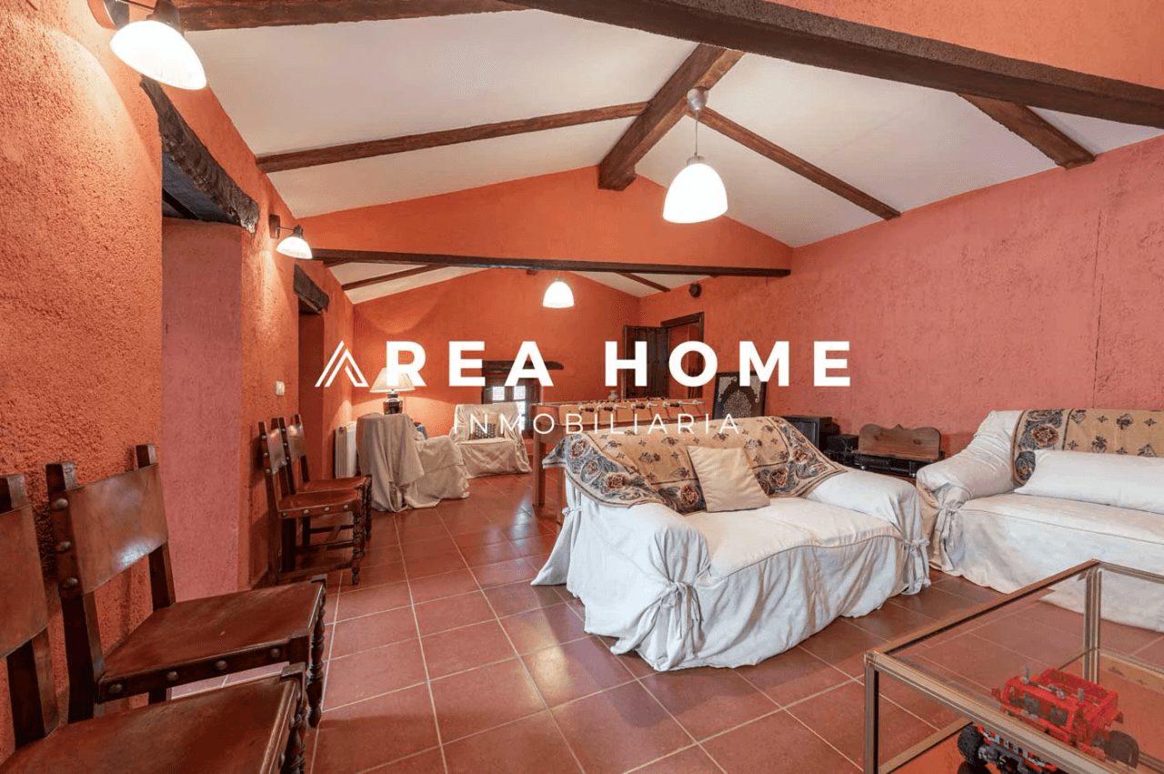 House for sale in Zarza la Mayor, Cáceres