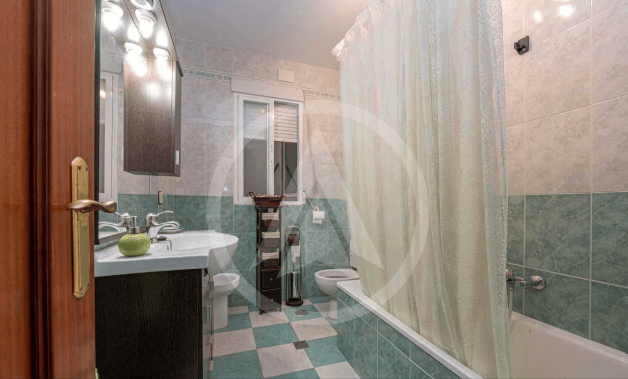 House for sale in Castañar de Ibor, Cáceres
