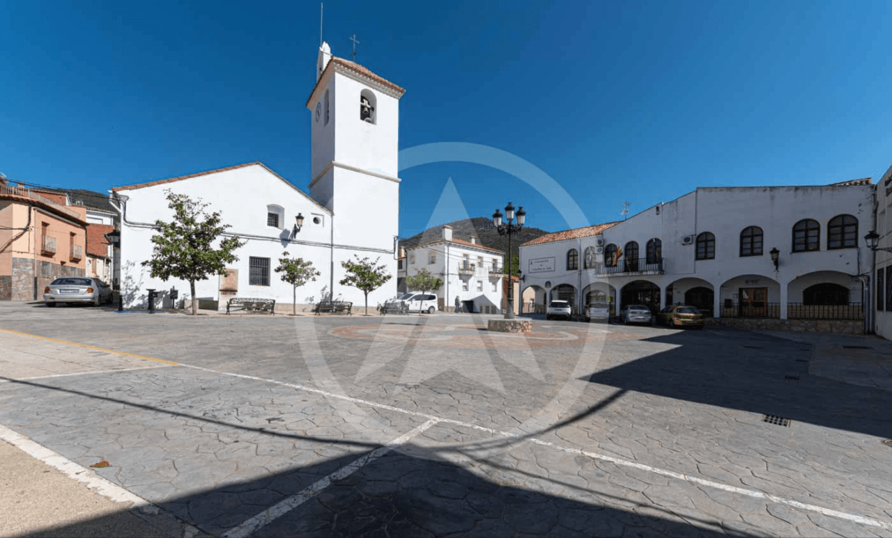 House for sale in Castañar de Ibor, Cáceres