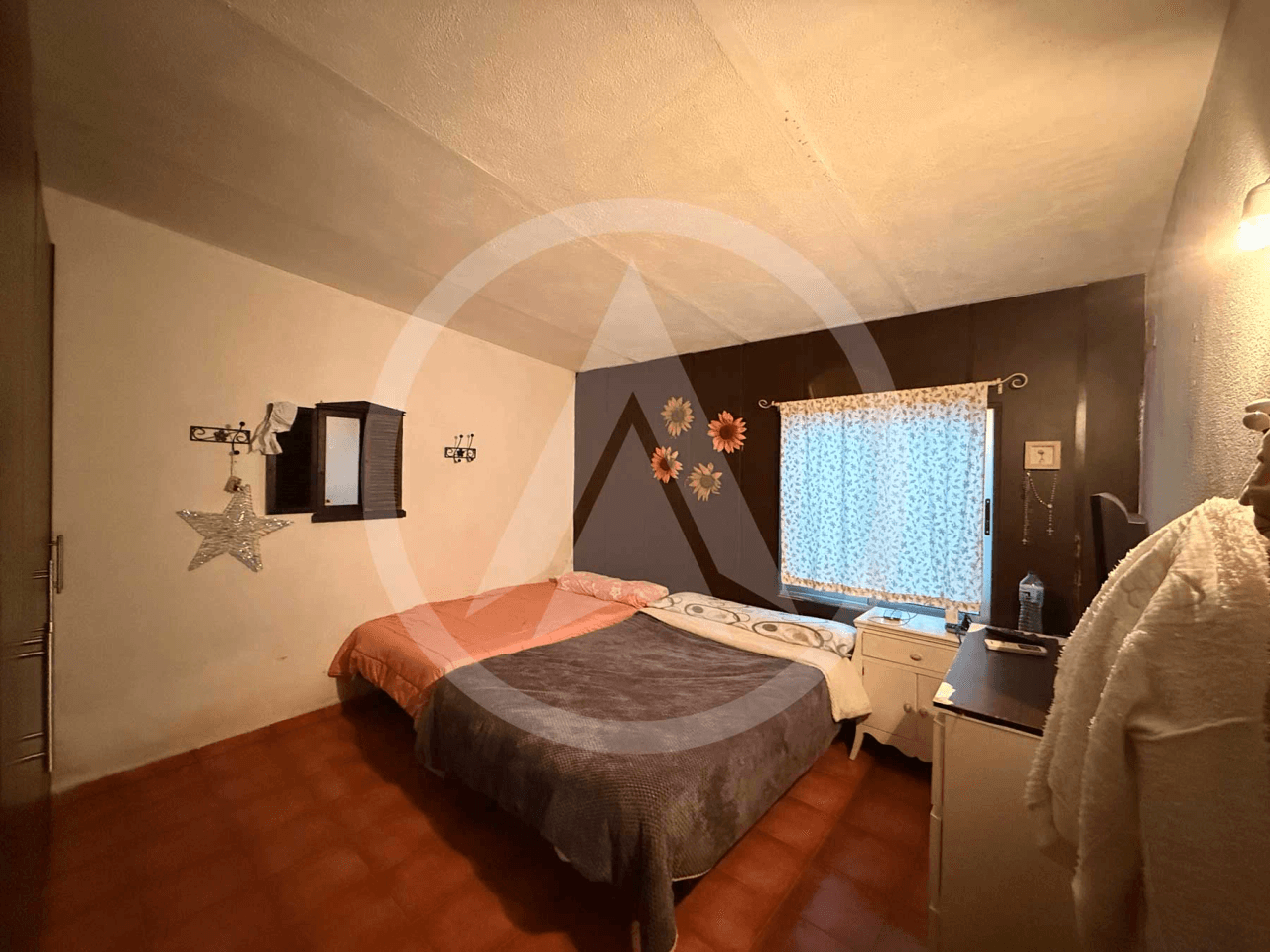 Rustic farm of 1.5 hectares with warehouse in Casar de Cáceres