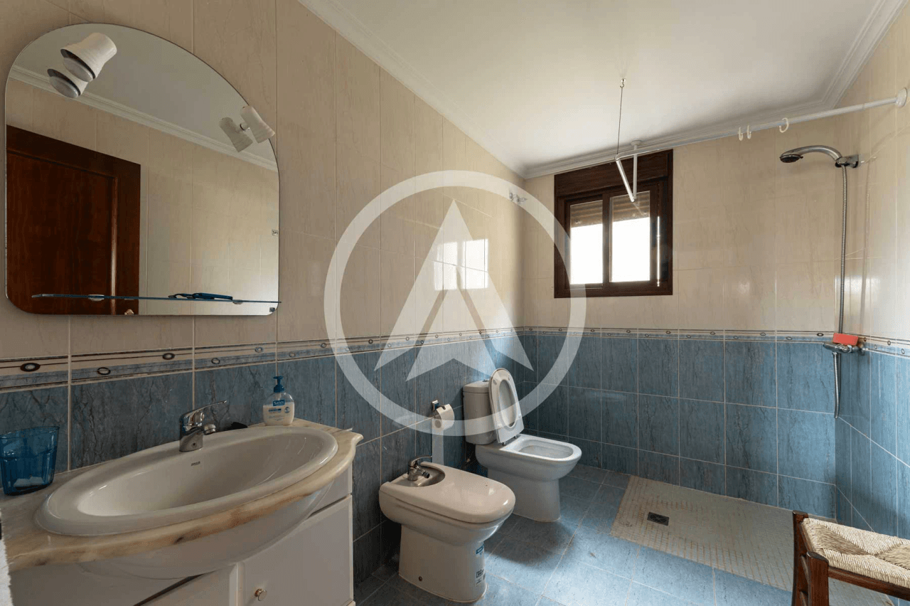 Village house with plot in Torrecillas de la Tiesa, Extremadura