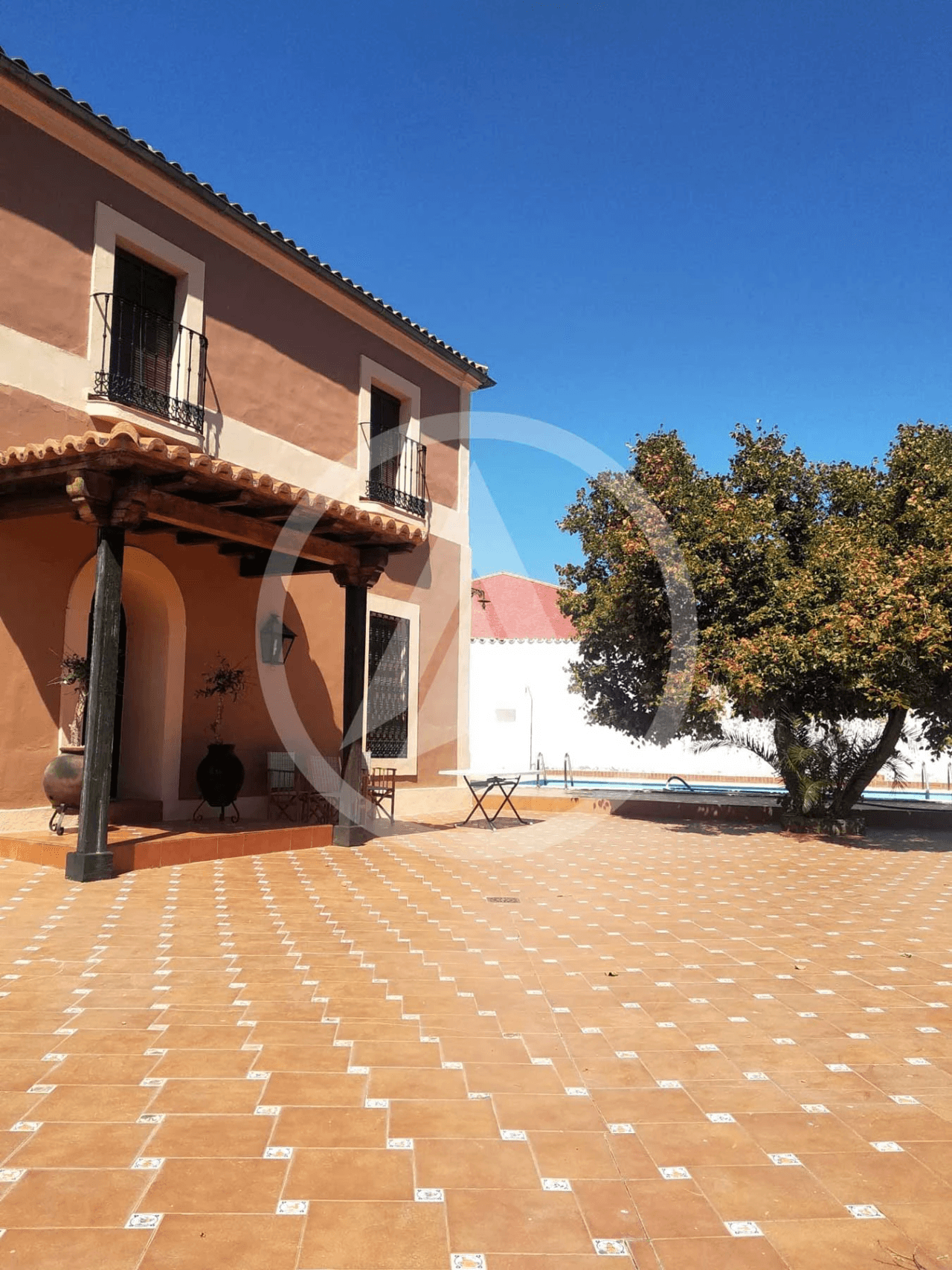 Village house with pool and land in Aldeacentenera - Extremadura