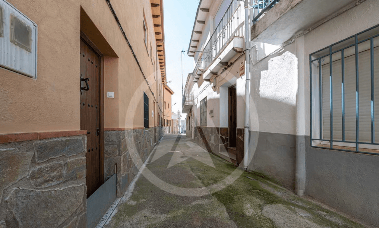 House for sale in Castañar de Ibor, Cáceres