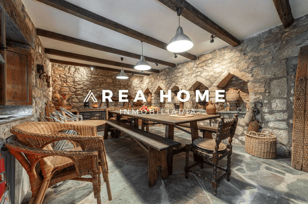 House for sale in Zarza la Mayor, Cáceres