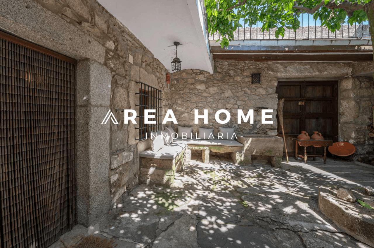 House for sale in Zarza la Mayor, Cáceres