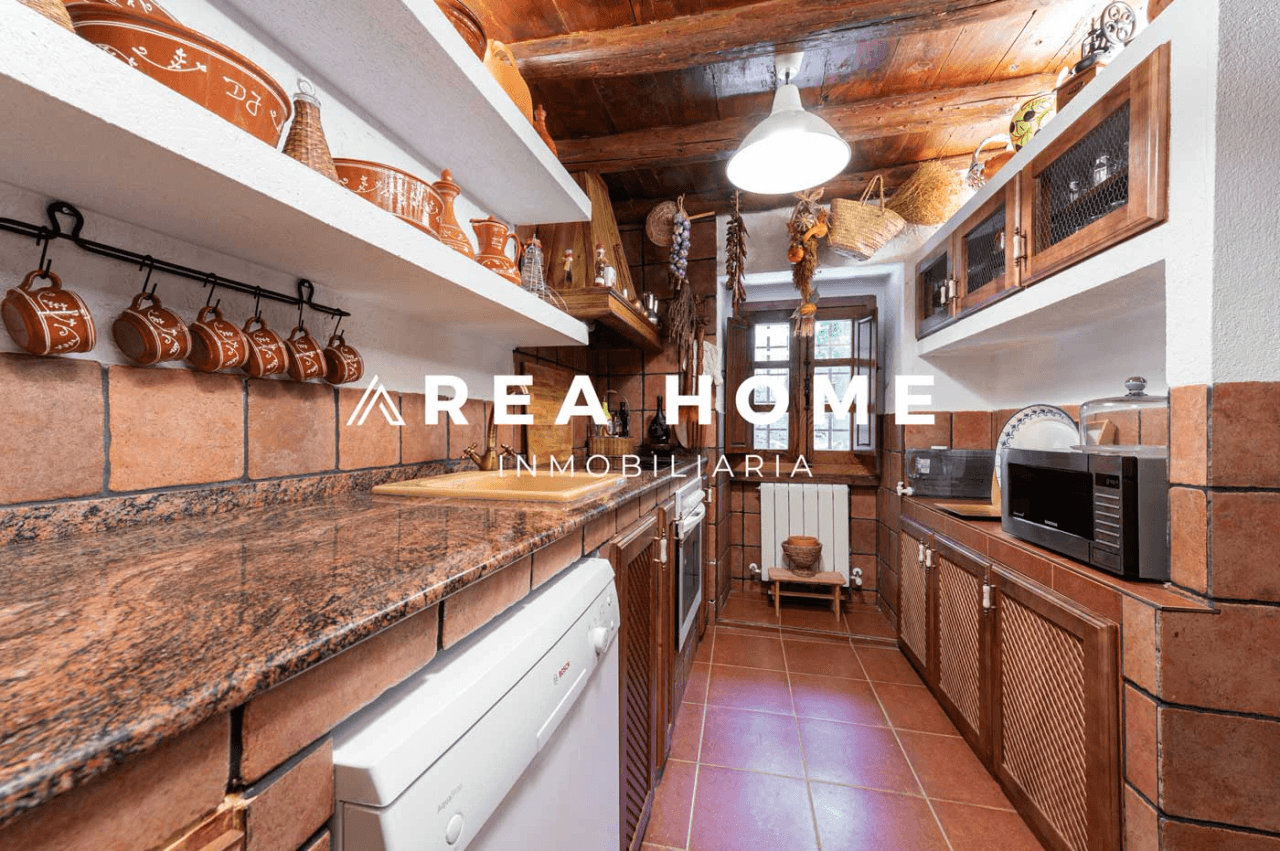 House for sale in Zarza la Mayor, Cáceres
