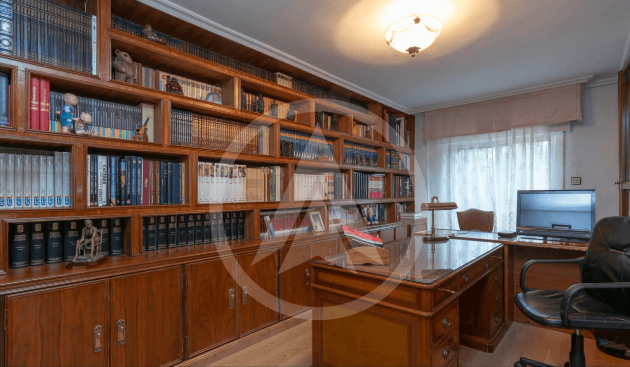 Villa with pool and large plot in Sierra de Fuentes