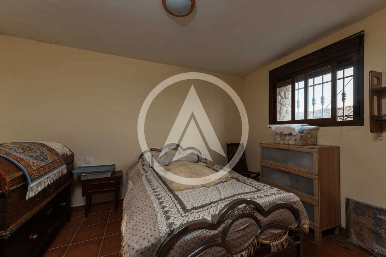 Village house with plot in Torrecillas de la Tiesa, Extremadura