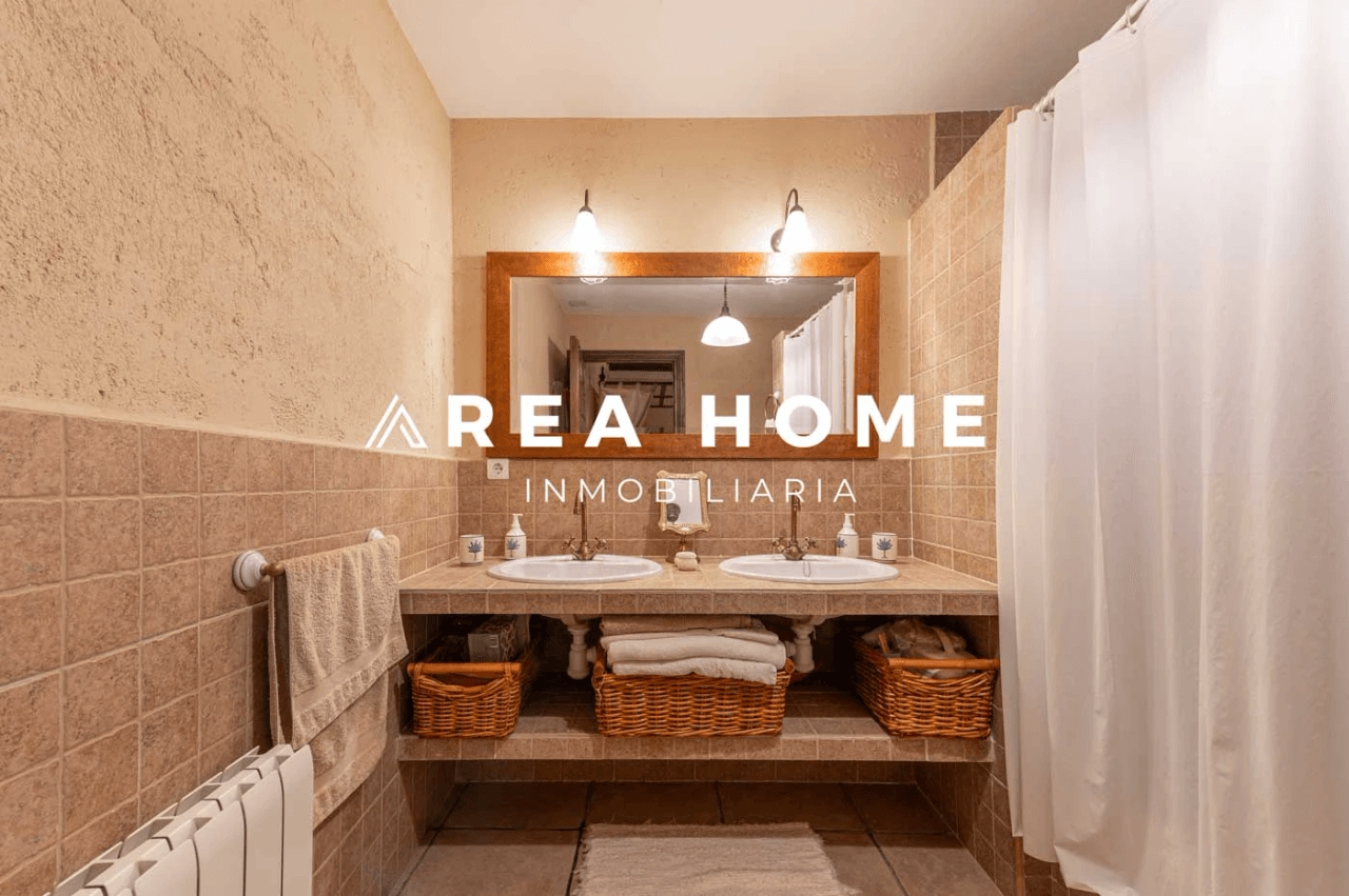 House for sale in Zarza la Mayor, Cáceres