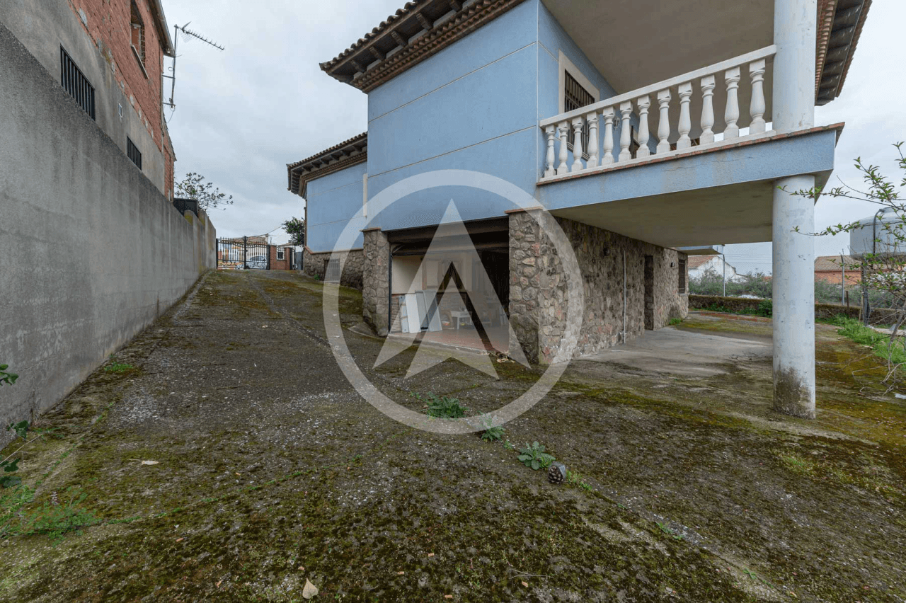 Village house with plot in Torrecillas de la Tiesa, Extremadura