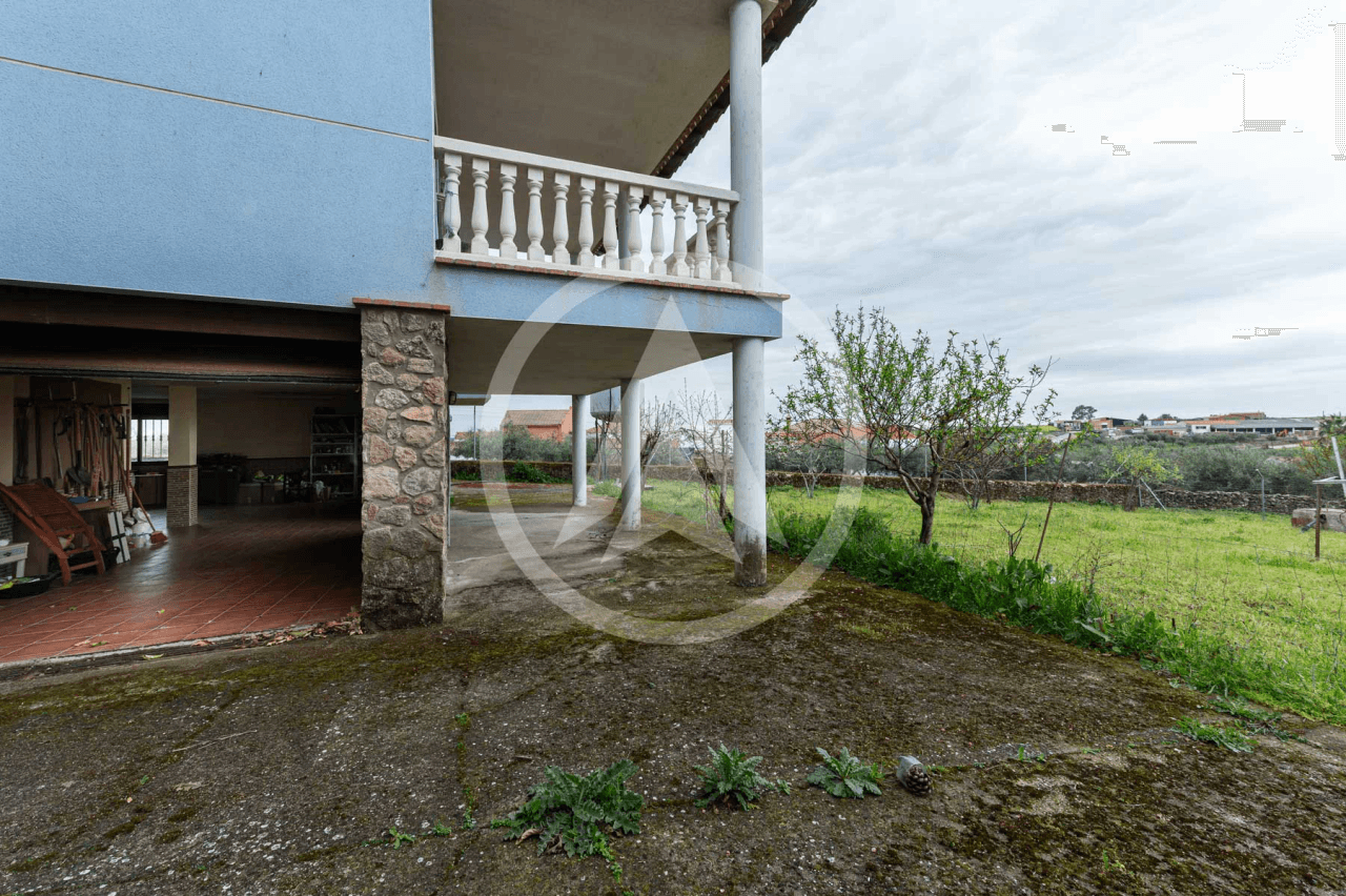Village house with plot in Torrecillas de la Tiesa, Extremadura