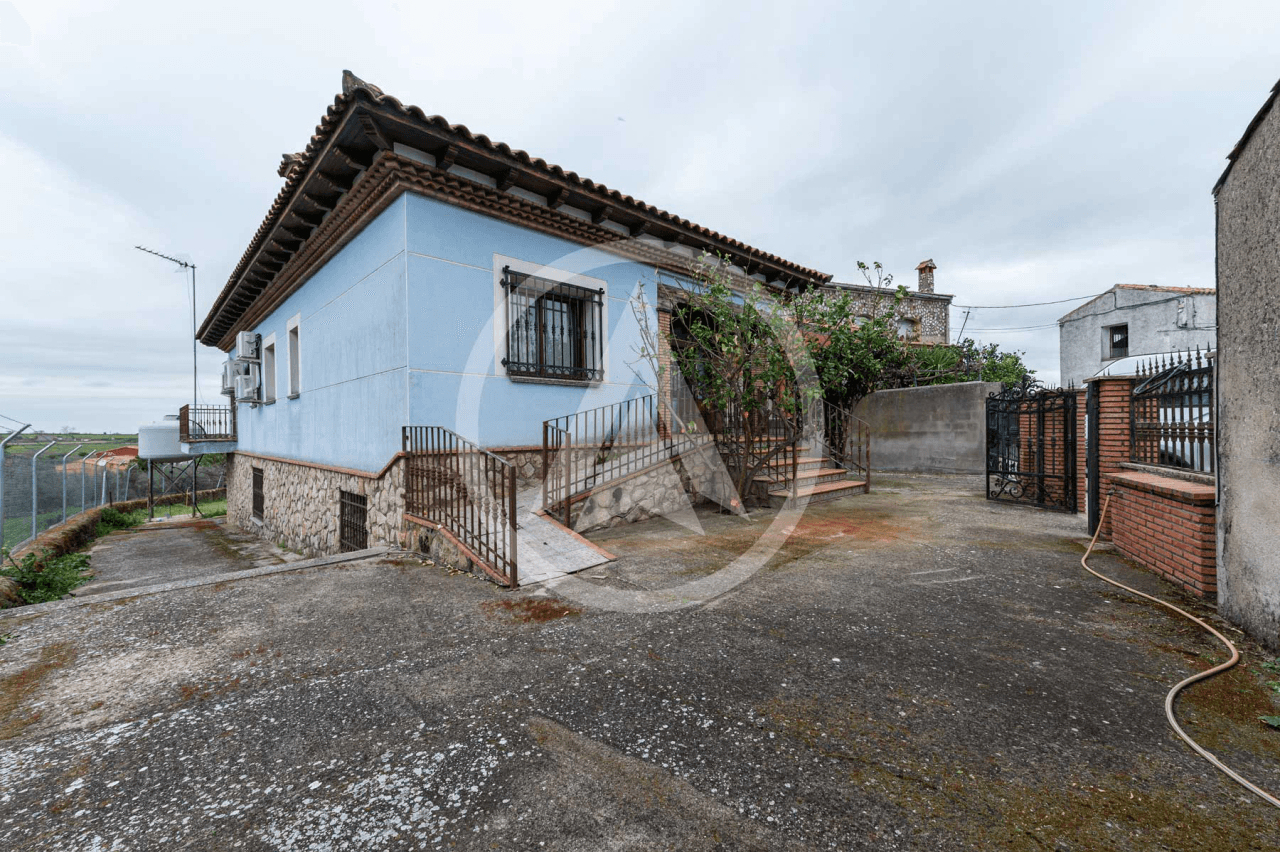 Casa de pueblo con parcela en Torrecillas de la Tiesa, Extremadura