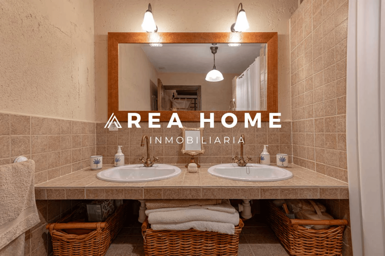 House for sale in Zarza la Mayor, Cáceres