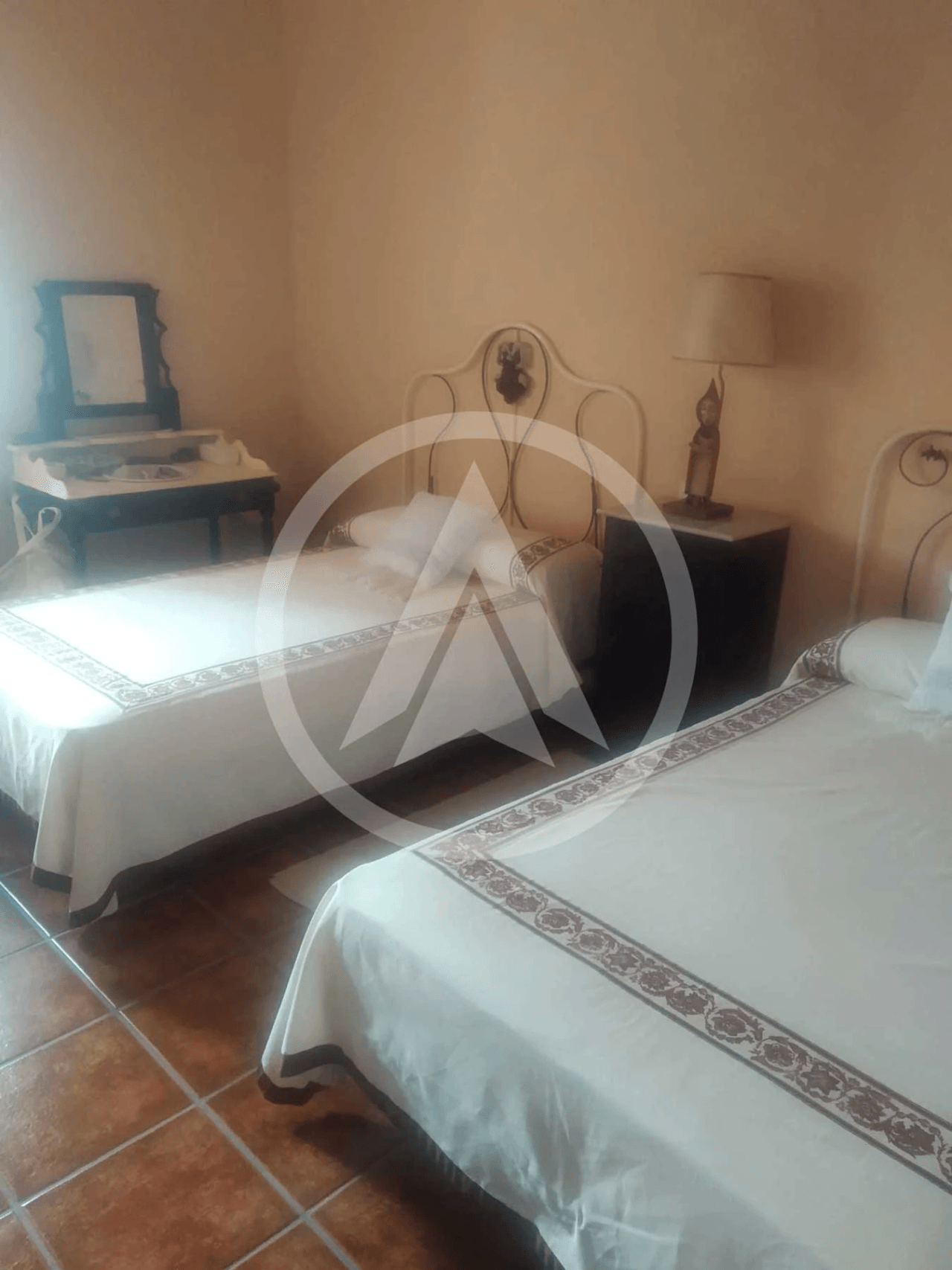 Village house with pool and land in Aldeacentenera - Extremadura