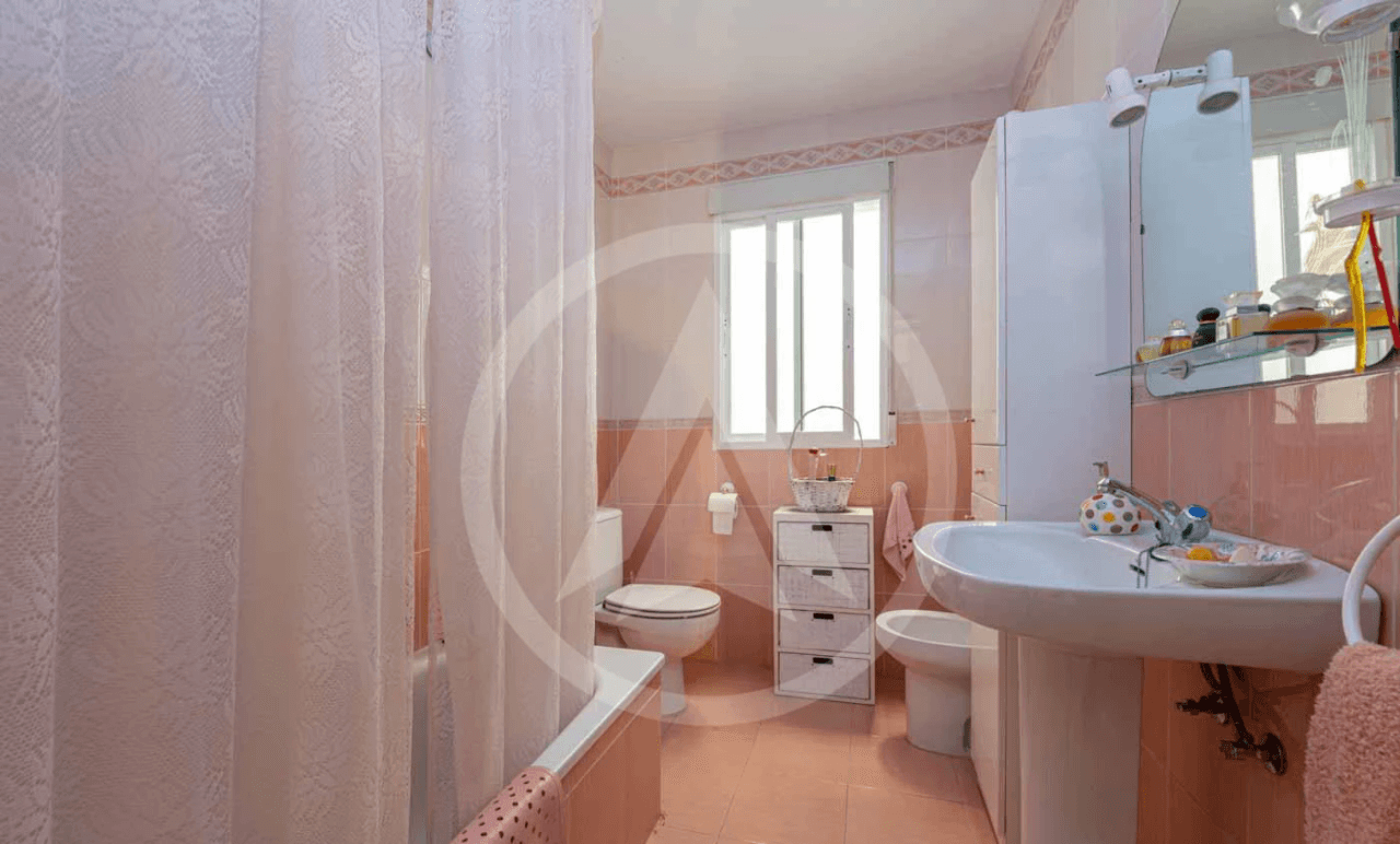 House for sale in Castañar de Ibor, Cáceres